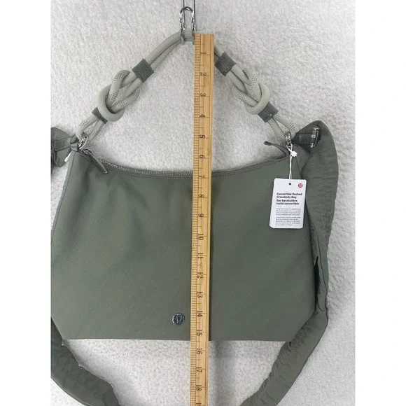 Lululemon Convertible Ruched Crossbody Bag OS Green NEW Water-Repellent 6.5L - Picture 7 of 15